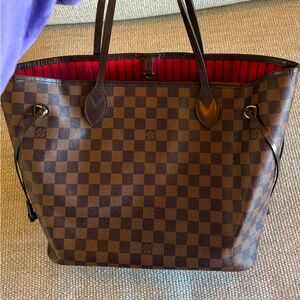 Louis Vuitton Neverfull MM in “Damier Ebene” with “cherry” interior! Stunning!